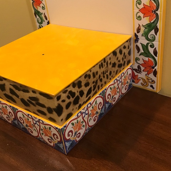 Dolce & Gabbana Display - Picture 5 of 9